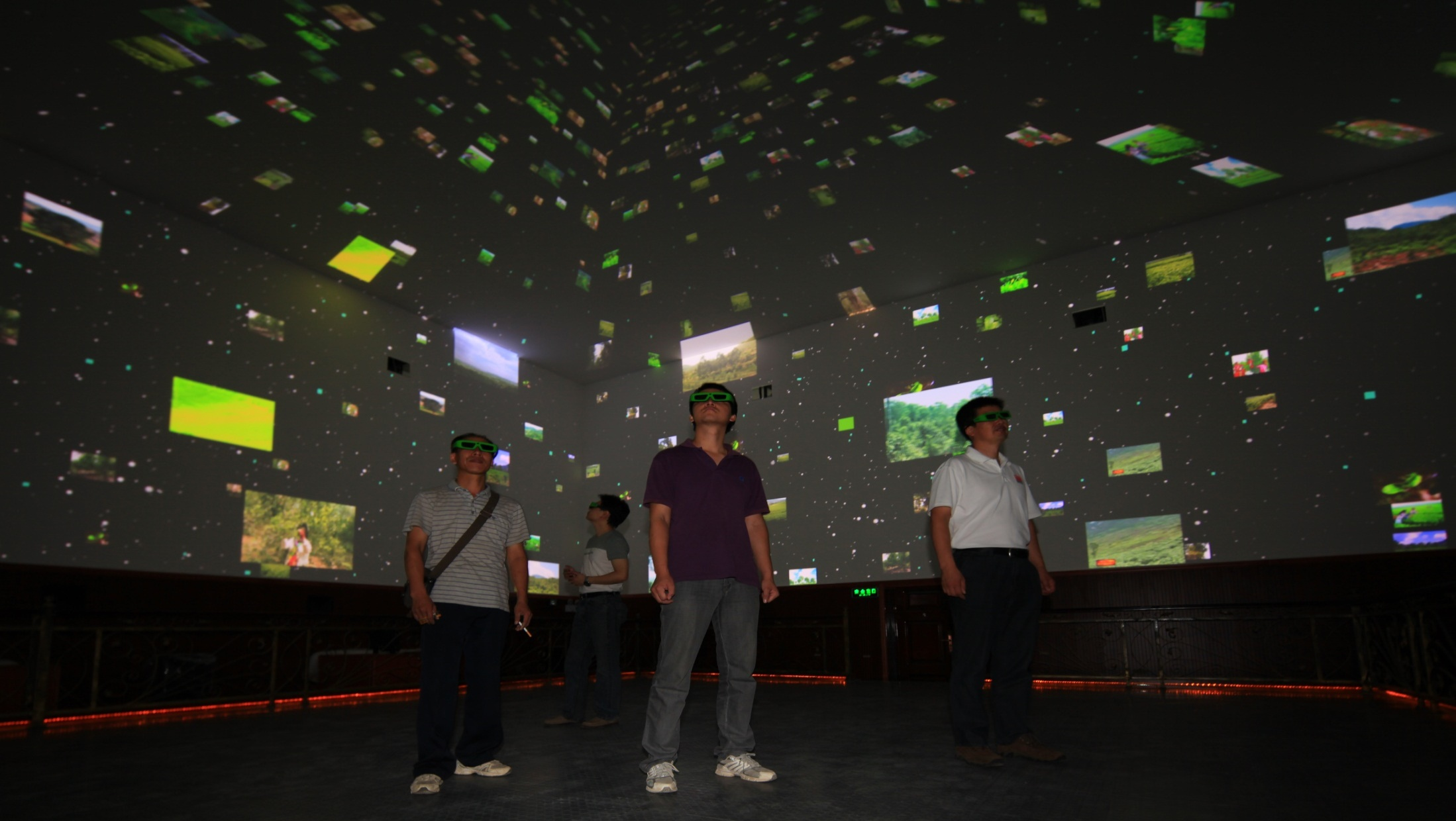 1671693010523861.png 4-沉浸式培训体验环境1.png